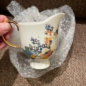 Anthropologie Botanica Creamer